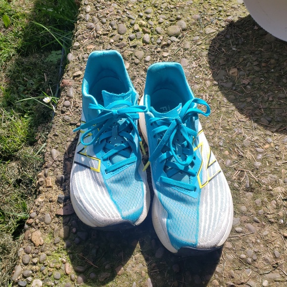 New Balance Shoes - New BALANCE FUEL CELL